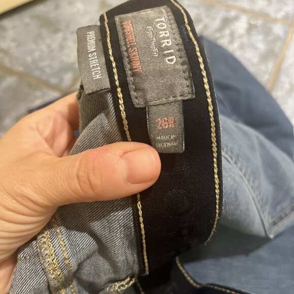 Torrid Jeans Women’s 26R Premium Stretch High Rise Bombshell Skinny Ankle Denim - Picture 6 of 11